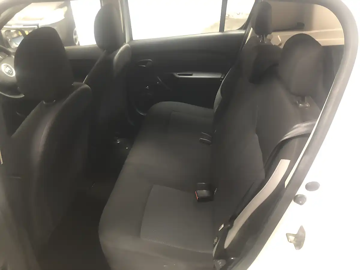 Used 2014 Dacia Sandero Ambiance White - Interior and Exterior details 17