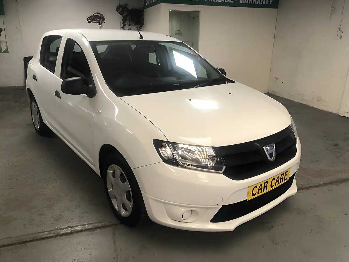 Used 2014 Dacia Sandero Ambiance White - Interior and Exterior details 2