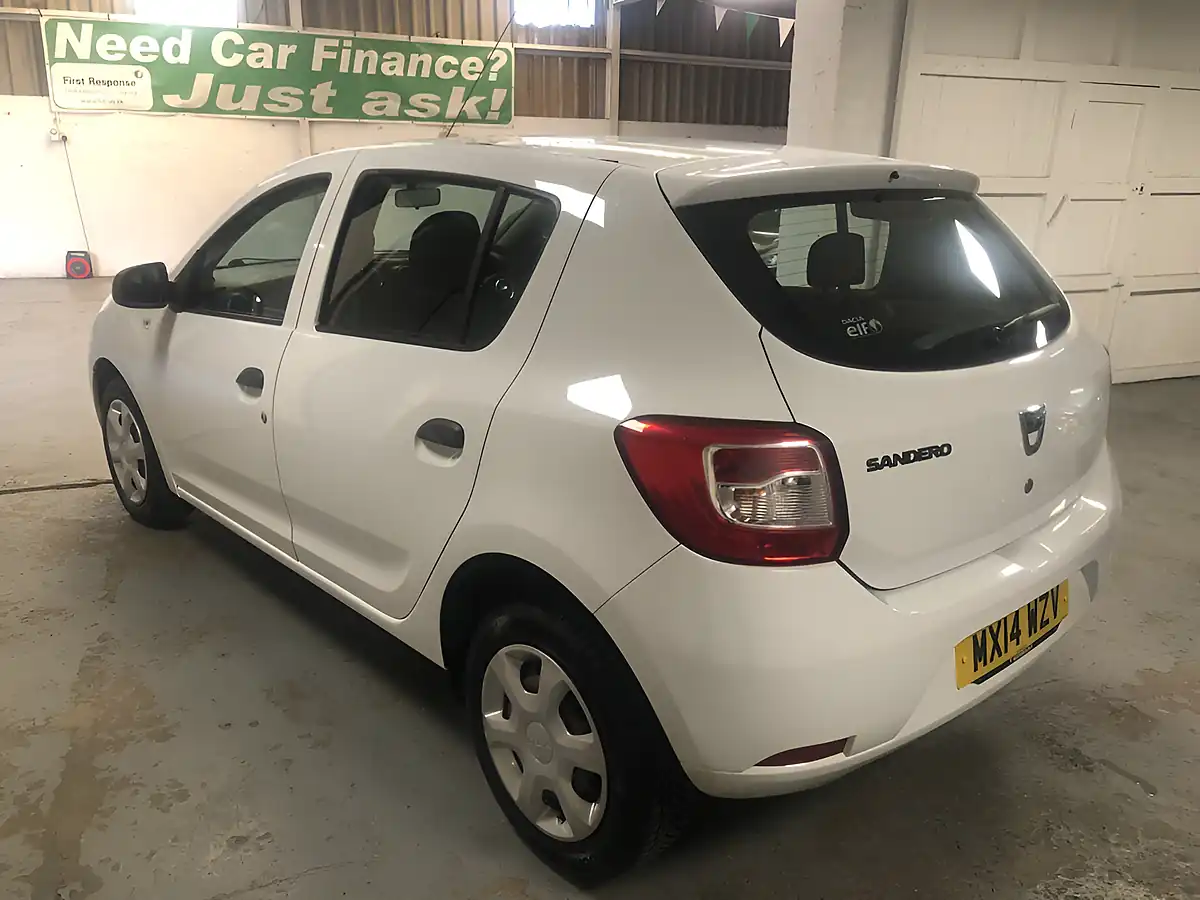Used 2014 Dacia Sandero Ambiance White - Interior and Exterior details 3