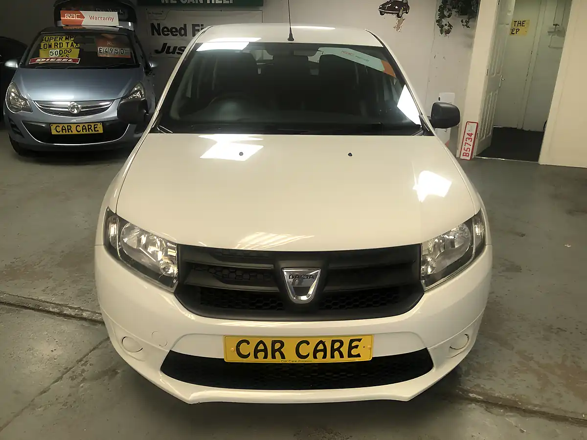 Used 2014 Dacia Sandero Ambiance White - Interior and Exterior details 6