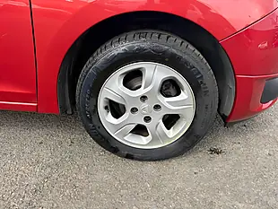Used 2014 Dacia Sandero Laureate Red - Interior and Exterior details 10