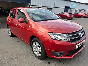 Used 2014 Dacia Sandero Laureate Red - Interior and Exterior details 4