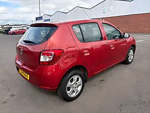 Used 2014 Dacia Sandero Laureate Red - Interior and Exterior details 7