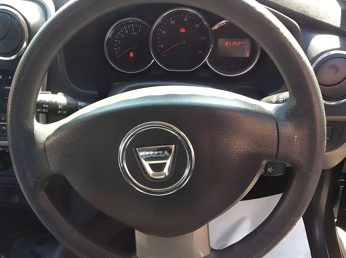 Used 2014 Dacia Sandero Stepway Ambiance Black - Interior and Exterior details 10