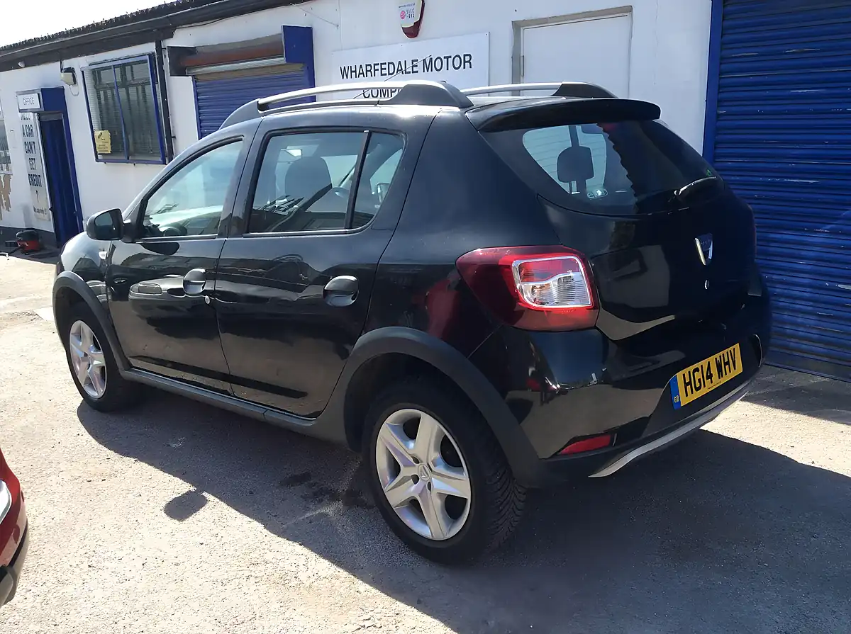 Used 2014 Dacia Sandero Stepway Ambiance Black - Interior and Exterior details 6
