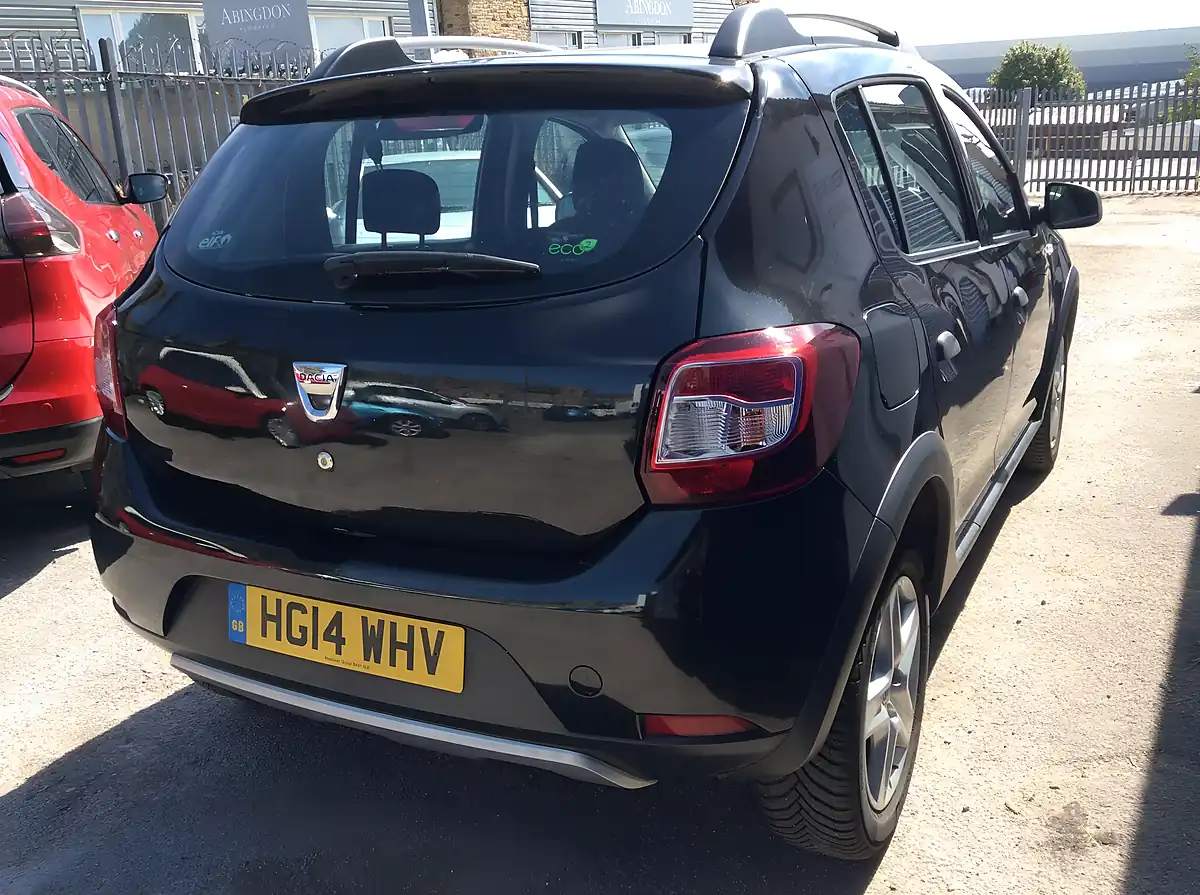 Used 2014 Dacia Sandero Stepway Ambiance Black - Interior and Exterior details 8