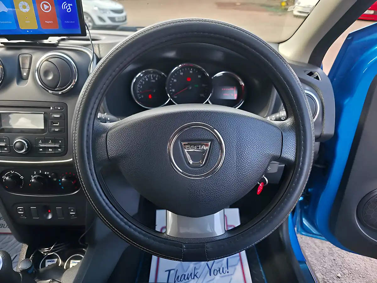 Used 2014 Dacia Sandero Stepway Ambiance Blue - Interior and Exterior details 12