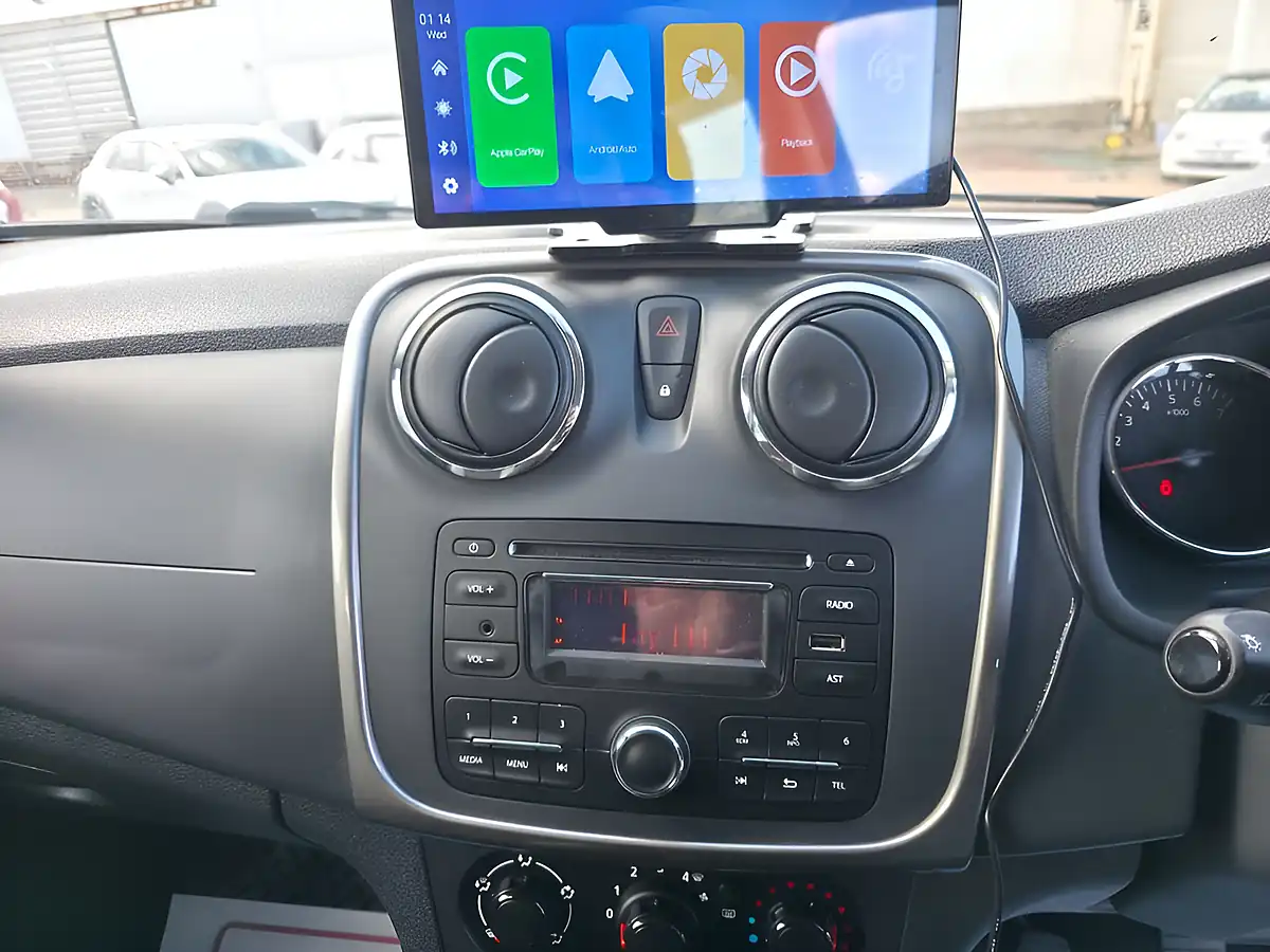 Used 2014 Dacia Sandero Stepway Ambiance Blue - Interior and Exterior details 13