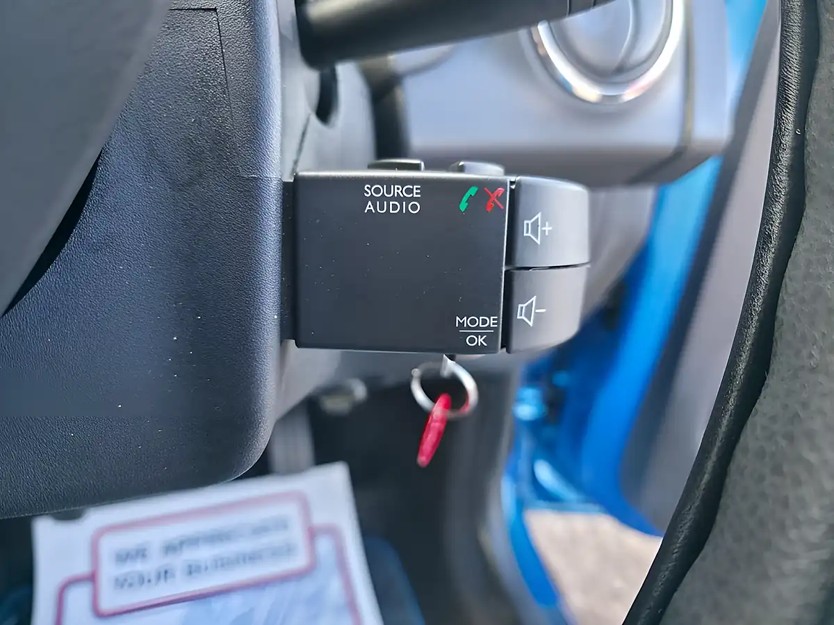 Used 2014 Dacia Sandero Stepway Ambiance Blue - Interior and Exterior details 14