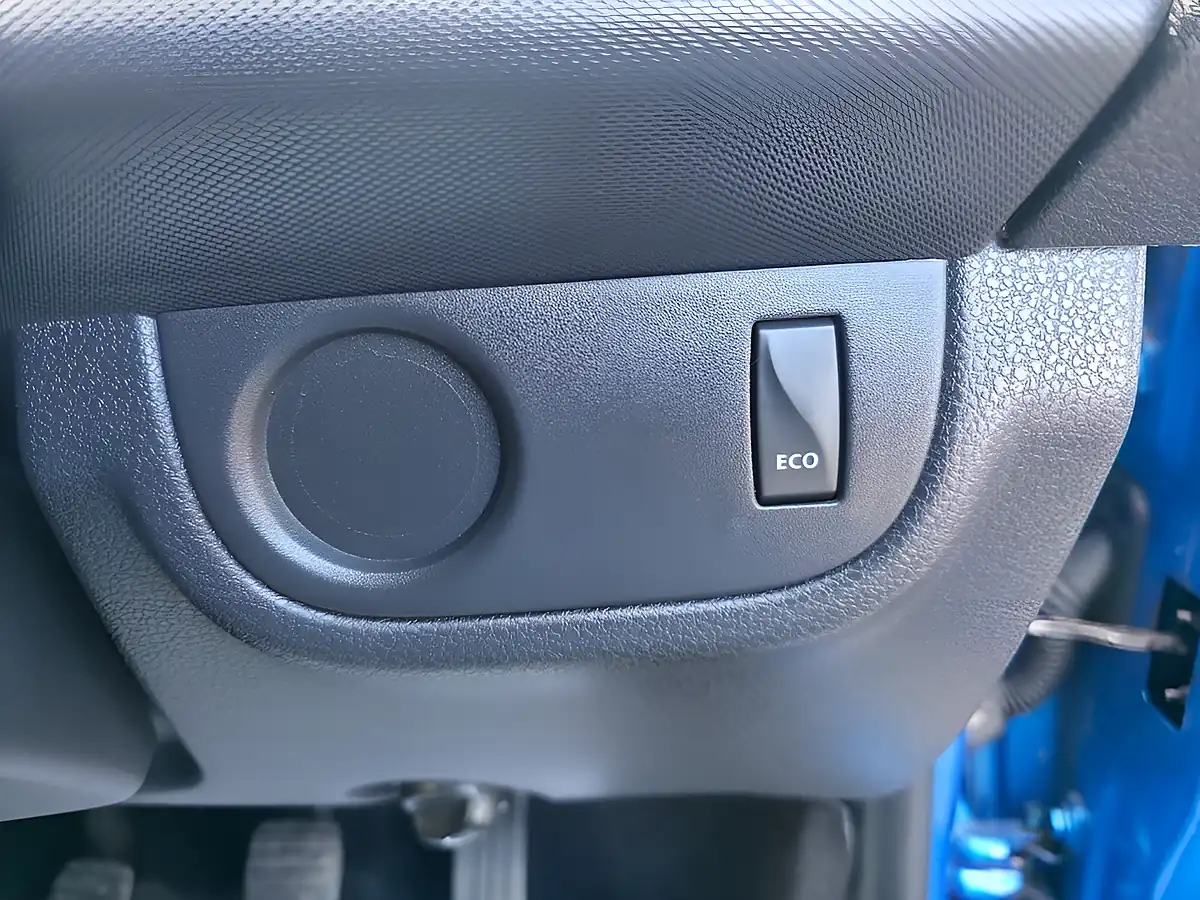 Used 2014 Dacia Sandero Stepway Ambiance Blue - Interior and Exterior details 15
