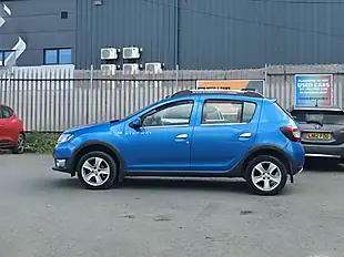 Used 2014 Dacia Sandero Stepway Ambiance Blue - Interior and Exterior details 16