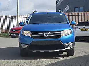 Used 2014 Dacia Sandero Stepway Ambiance Blue - Interior and Exterior details 3