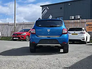 Used 2014 Dacia Sandero Stepway Ambiance Blue - Interior and Exterior details 4