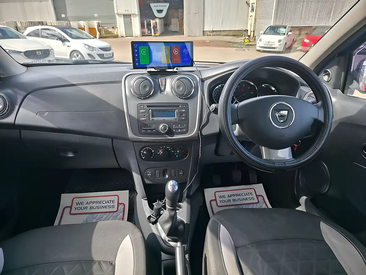 Used 2014 Dacia Sandero Stepway Ambiance Blue - Interior and Exterior details 8