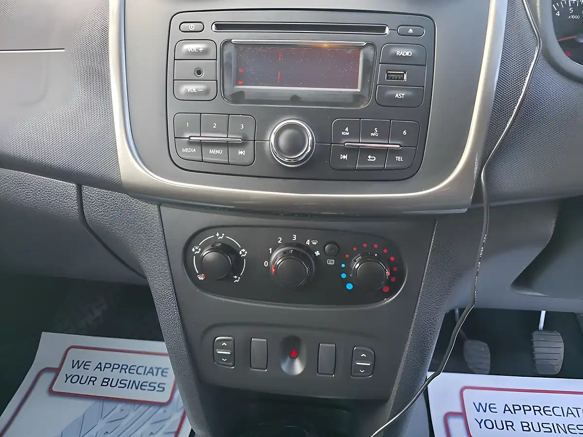 Used 2014 Dacia Sandero Stepway Ambiance Blue - Interior and Exterior details 9