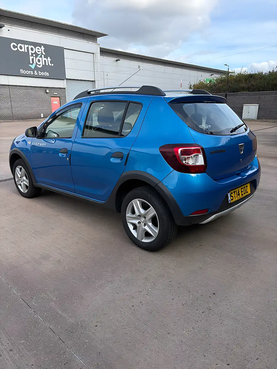 Used 2014 Dacia Sandero Stepway Ambiance Blue - Interior and Exterior details 3