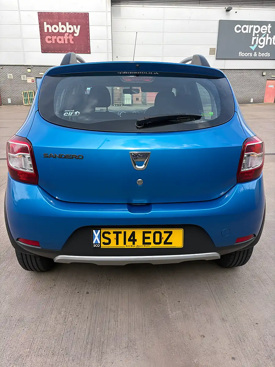 Used 2014 Dacia Sandero Stepway Ambiance Blue - Interior and Exterior details 4