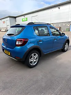 Used 2014 Dacia Sandero Stepway Ambiance Blue - Interior and Exterior details 5