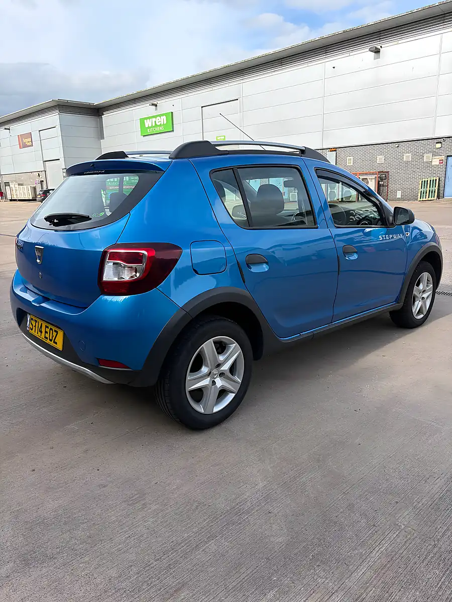 Used 2014 Dacia Sandero Stepway Ambiance Blue - Interior and Exterior details 5