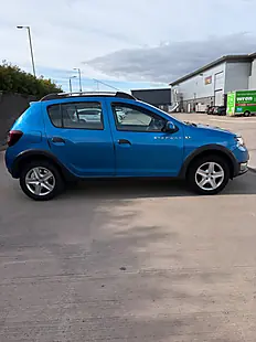 Used 2014 Dacia Sandero Stepway Ambiance Blue - Interior and Exterior details 6