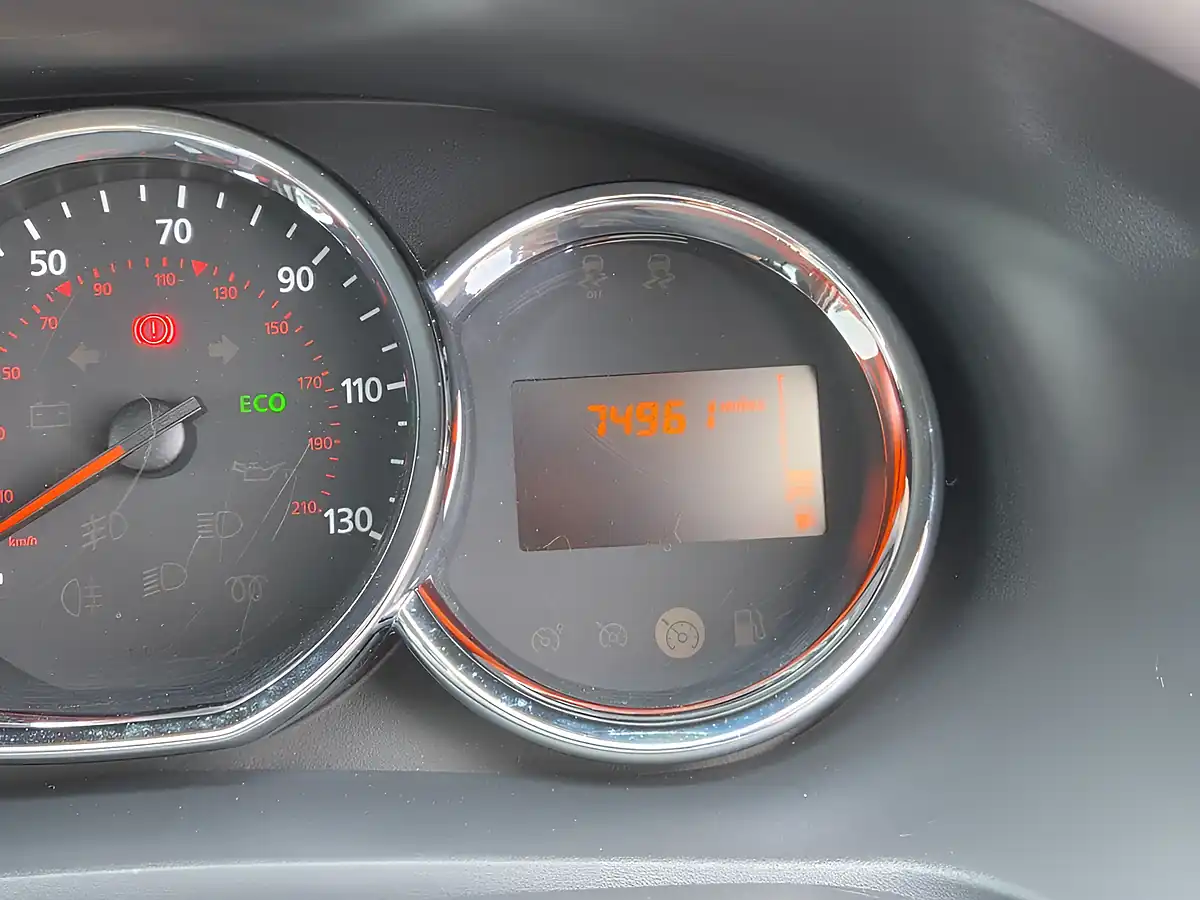 Used 2014 Dacia Sandero Stepway Ambiance Silver - Interior and Exterior details 12