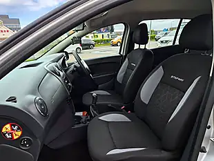 Used 2014 Dacia Sandero Stepway Ambiance Silver - Interior and Exterior details 17