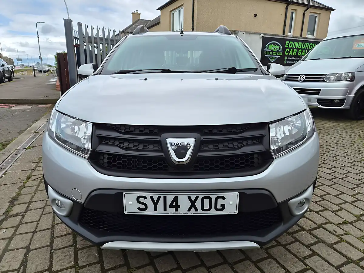 Used 2014 Dacia Sandero Stepway Ambiance Silver - Interior and Exterior details 2
