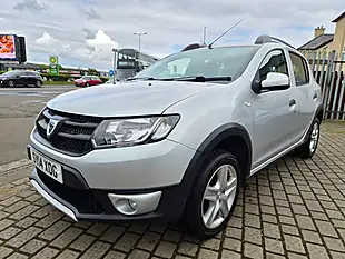 Used 2014 Dacia Sandero Stepway Ambiance Silver - Interior and Exterior details 4