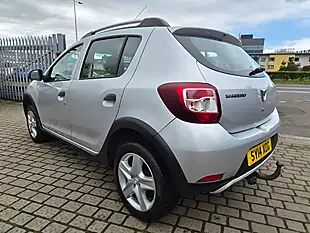 Used 2014 Dacia Sandero Stepway Ambiance Silver - Interior and Exterior details 5