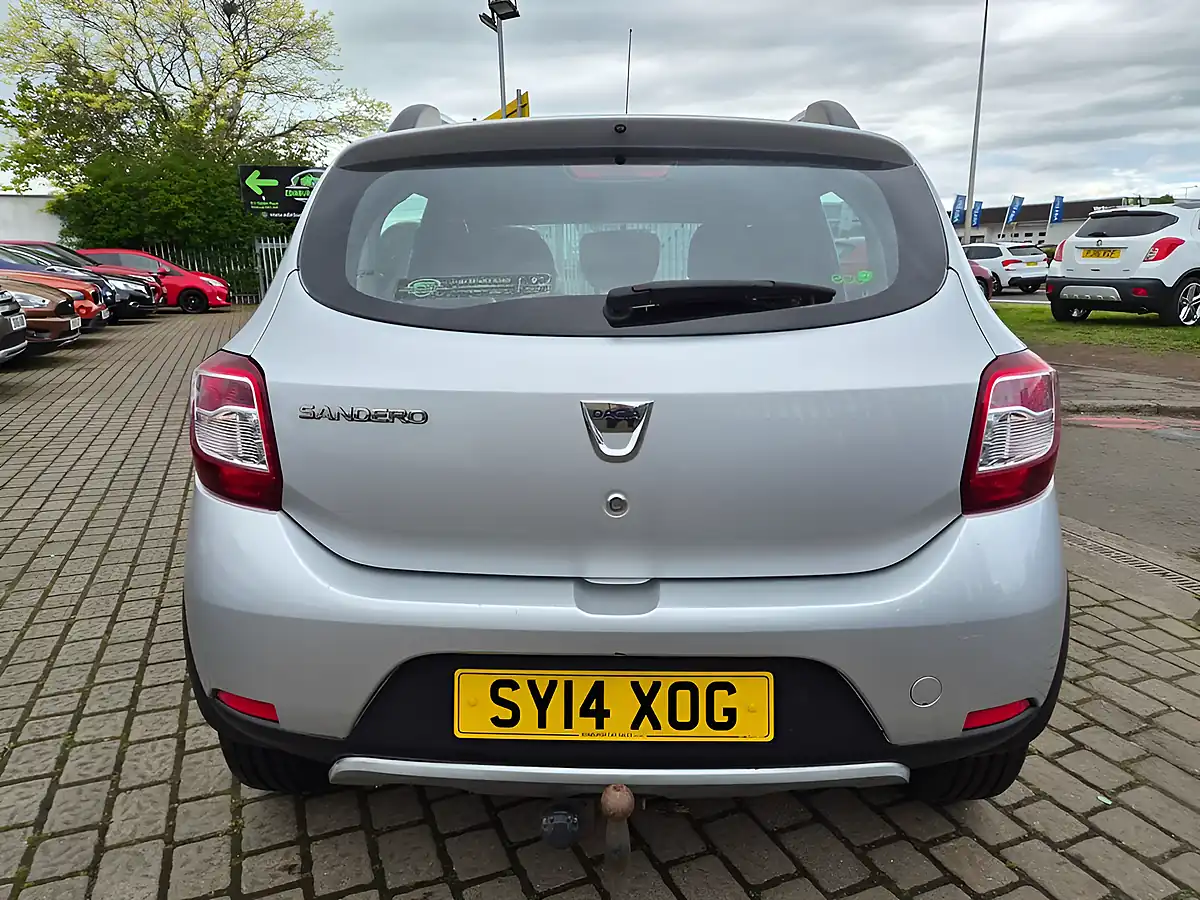 Used 2014 Dacia Sandero Stepway Ambiance Silver - Interior and Exterior details 6