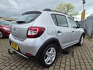 Used 2014 Dacia Sandero Stepway Ambiance Silver - Interior and Exterior details 7
