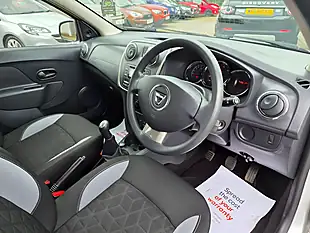 Used 2014 Dacia Sandero Stepway Ambiance Silver - Interior and Exterior details 9