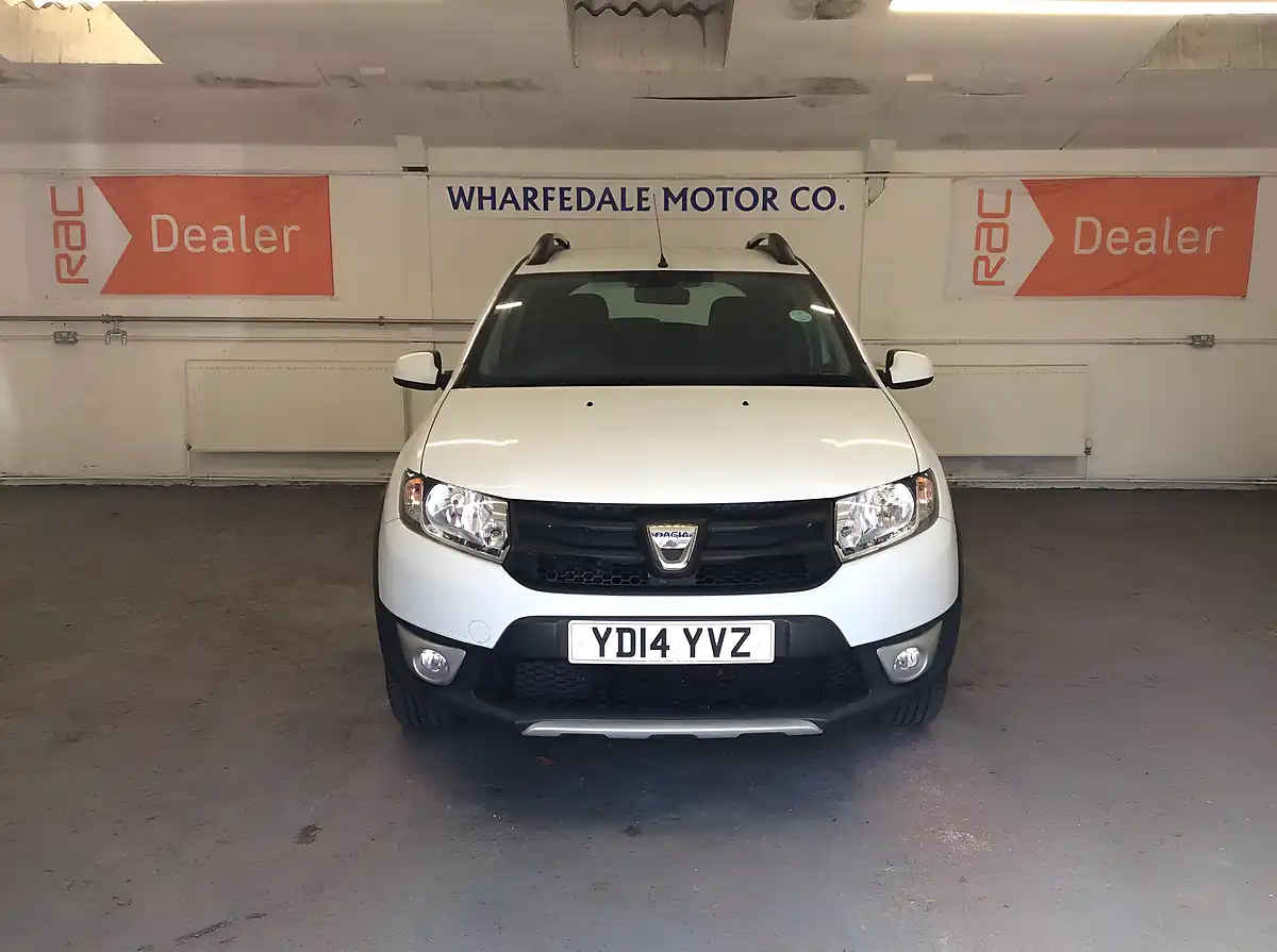 Used 2014 Dacia Sandero Stepway Ambiance White - Interior and Exterior details 13