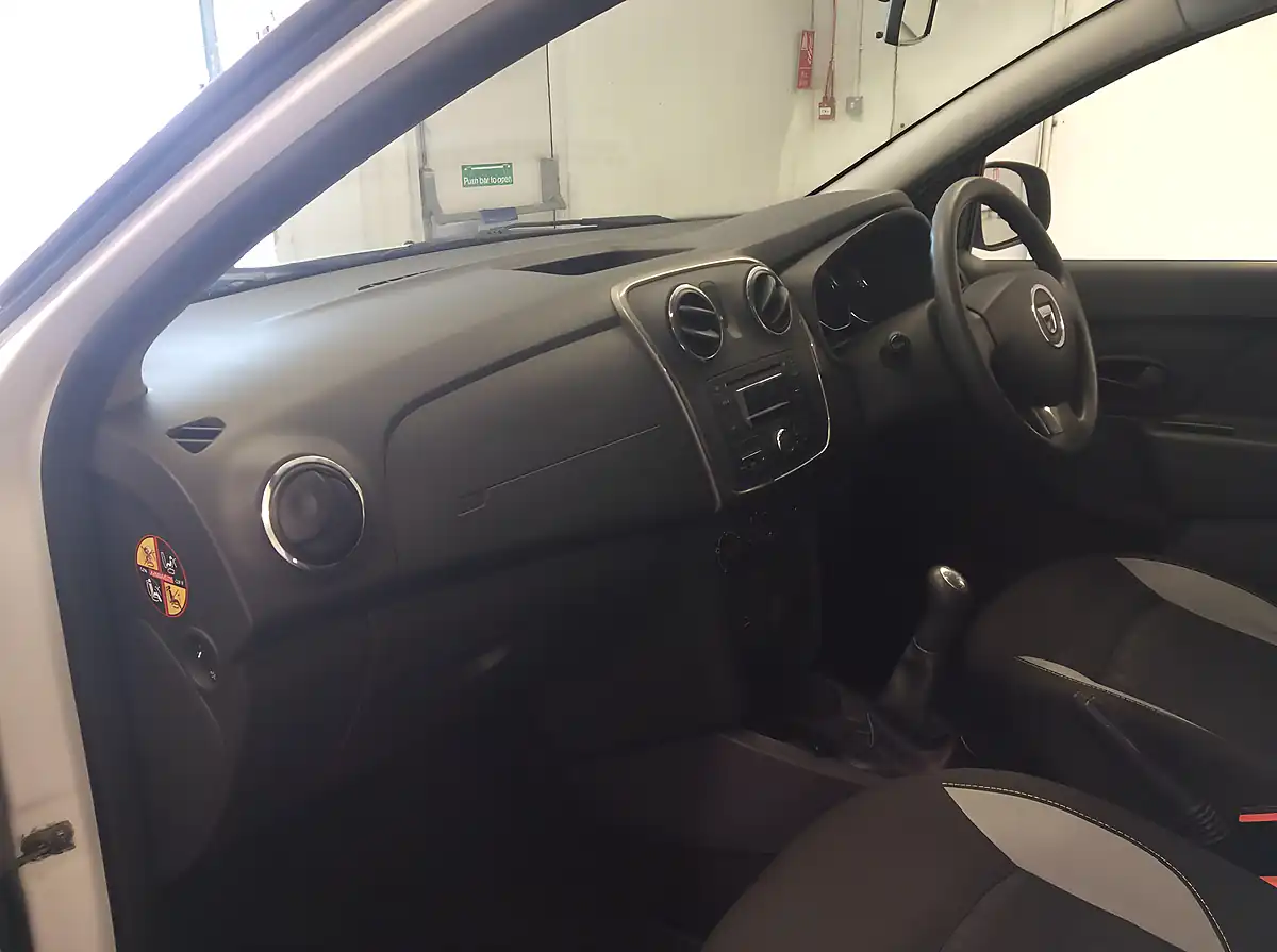 Used 2014 Dacia Sandero Stepway Ambiance White - Interior and Exterior details 14