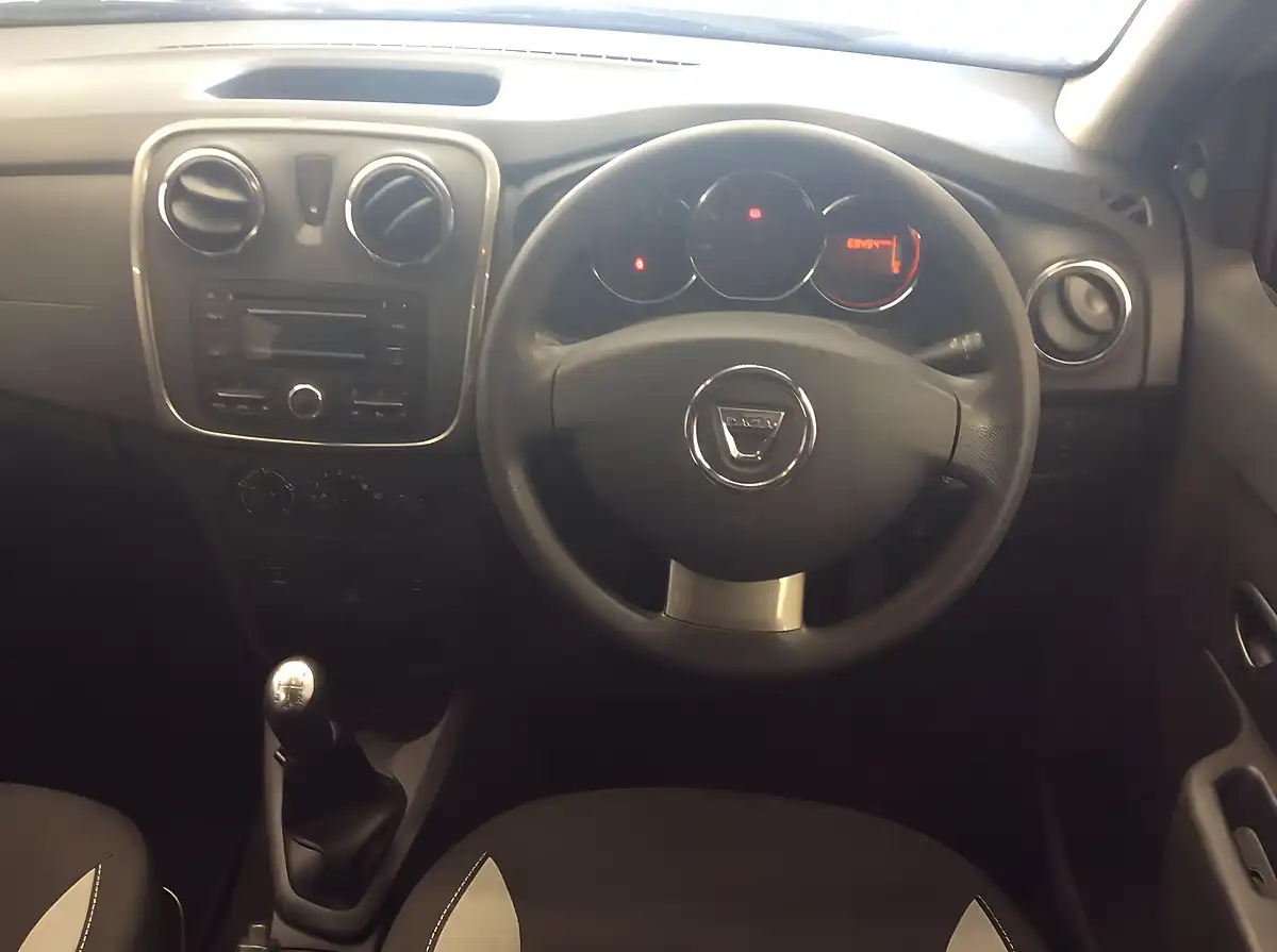 Used 2014 Dacia Sandero Stepway Ambiance White - Interior and Exterior details 16