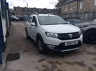 Used 2014 Dacia Sandero Stepway Ambiance White - Interior and Exterior details 17