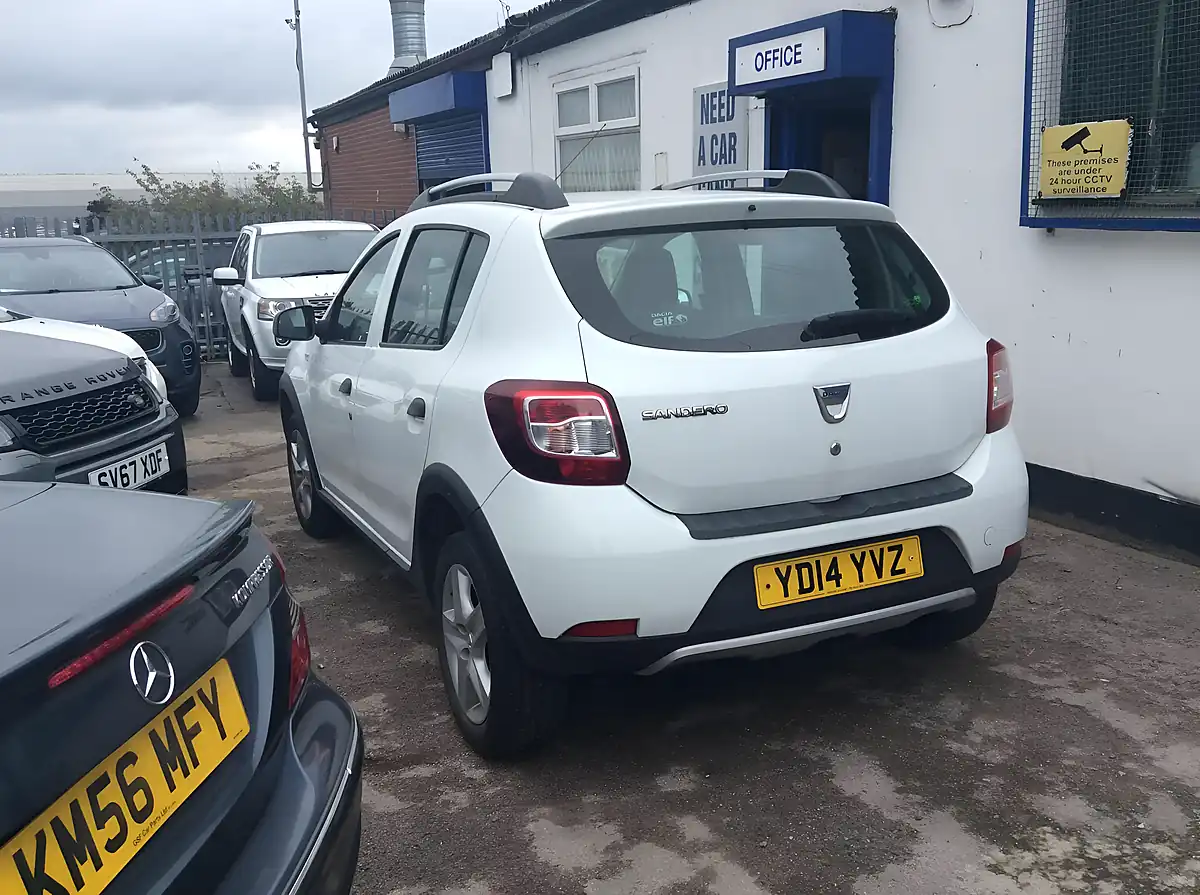 Used 2014 Dacia Sandero Stepway Ambiance White - Interior and Exterior details 18