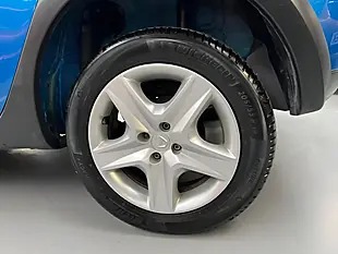 Used 2014 Dacia Sandero Stepway Laureate Azurite Blue - Interior and Exterior details 14