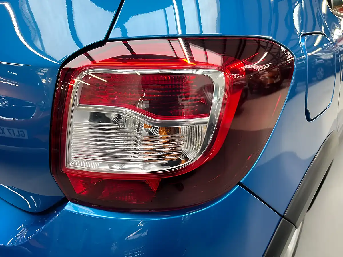 Used 2014 Dacia Sandero Stepway Laureate Azurite Blue - Interior and Exterior details 18