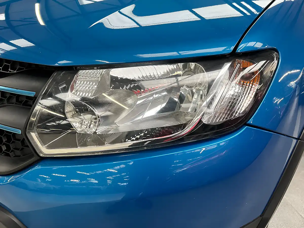 Used 2014 Dacia Sandero Stepway Laureate Azurite Blue - Interior and Exterior details 19