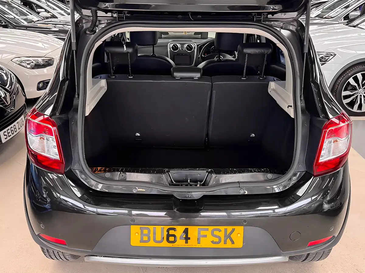 Used 2014 Dacia Sandero Stepway Laureate Black - Interior and Exterior details 17