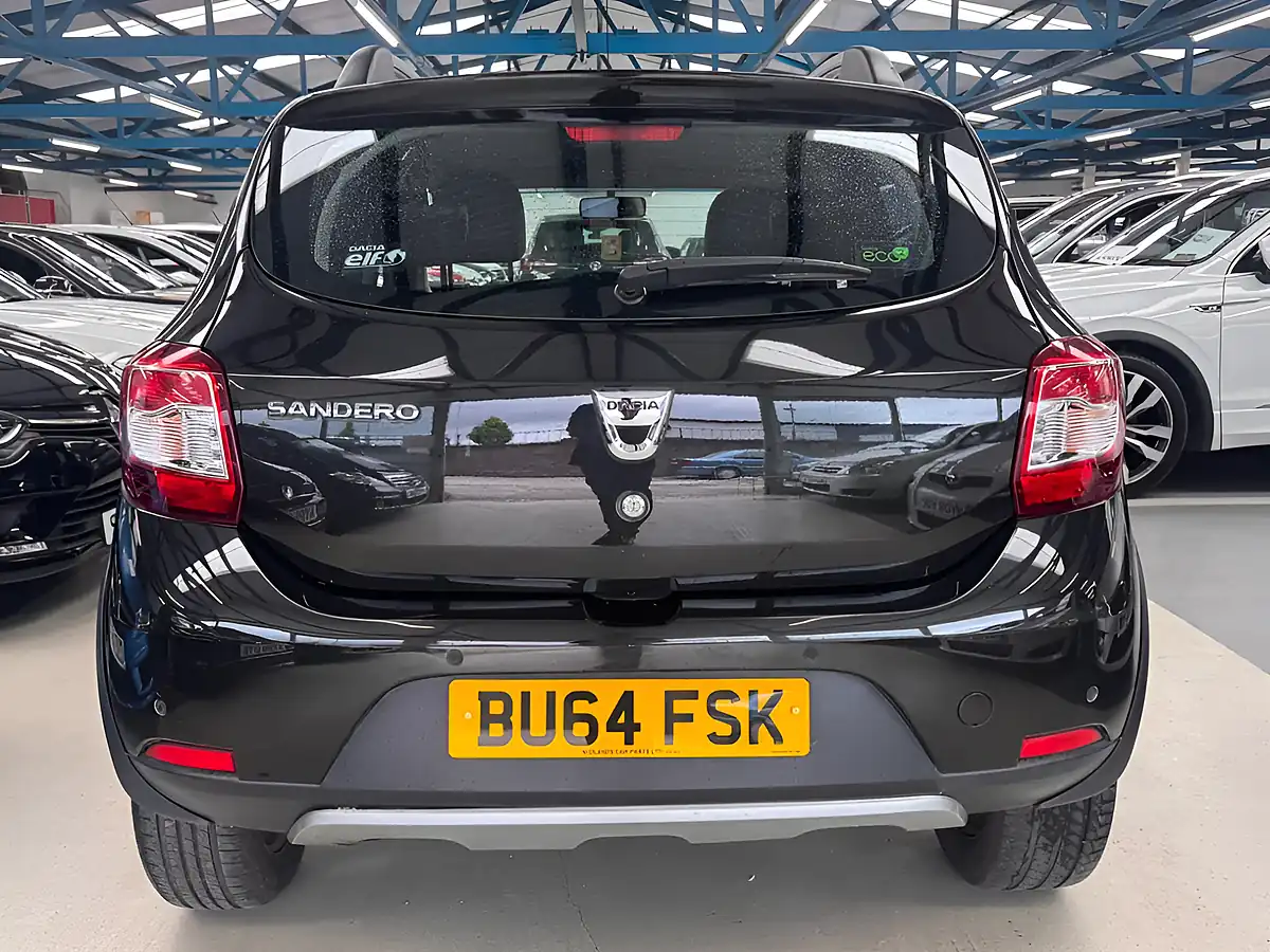 Used 2014 Dacia Sandero Stepway Laureate Black - Interior and Exterior details 3