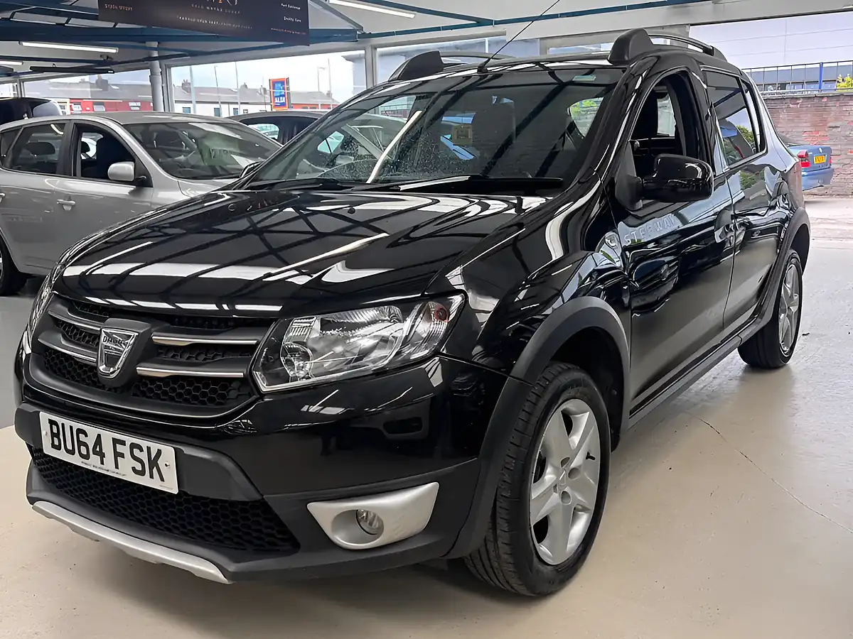 Used 2014 Dacia Sandero Stepway Laureate Black - Interior and Exterior details 7
