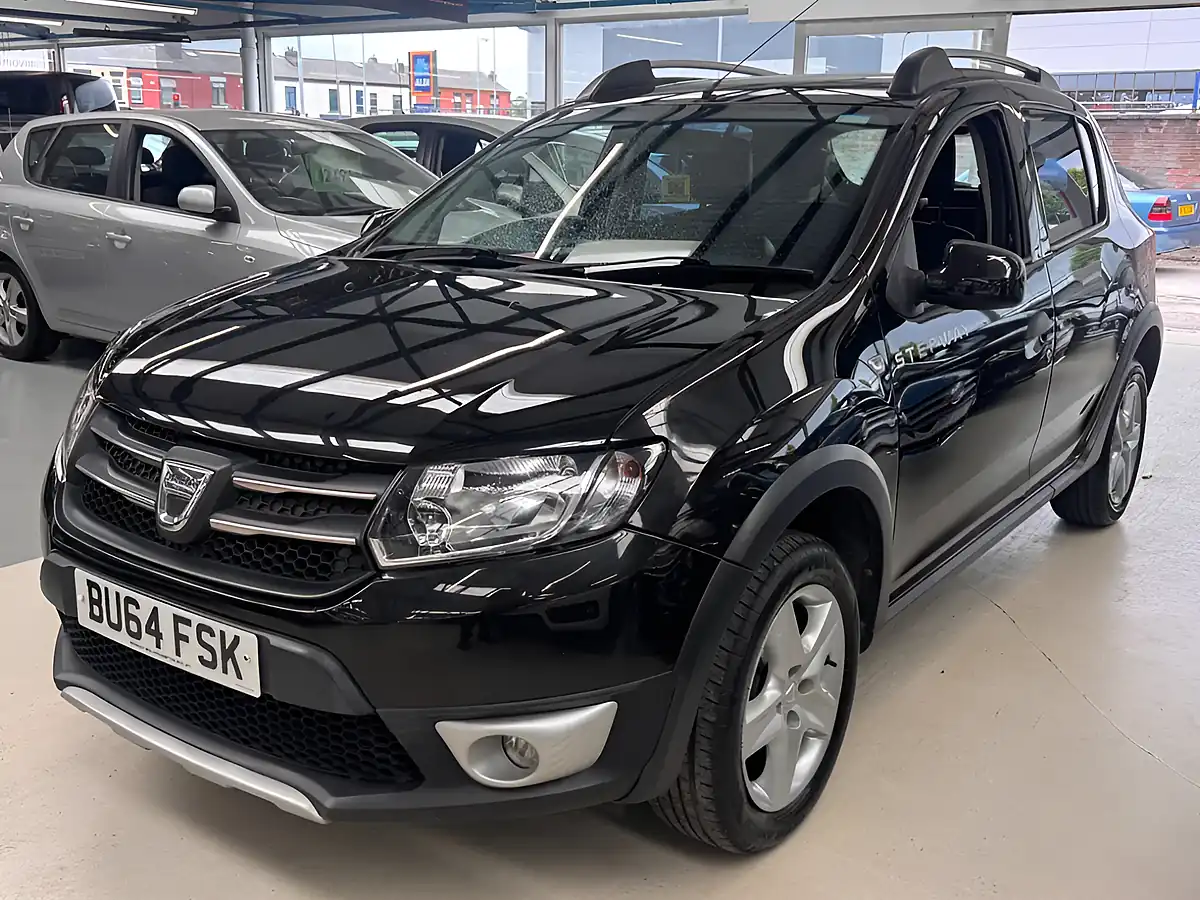 Used 2014 Dacia Sandero Stepway Laureate Black - Interior and Exterior details 8