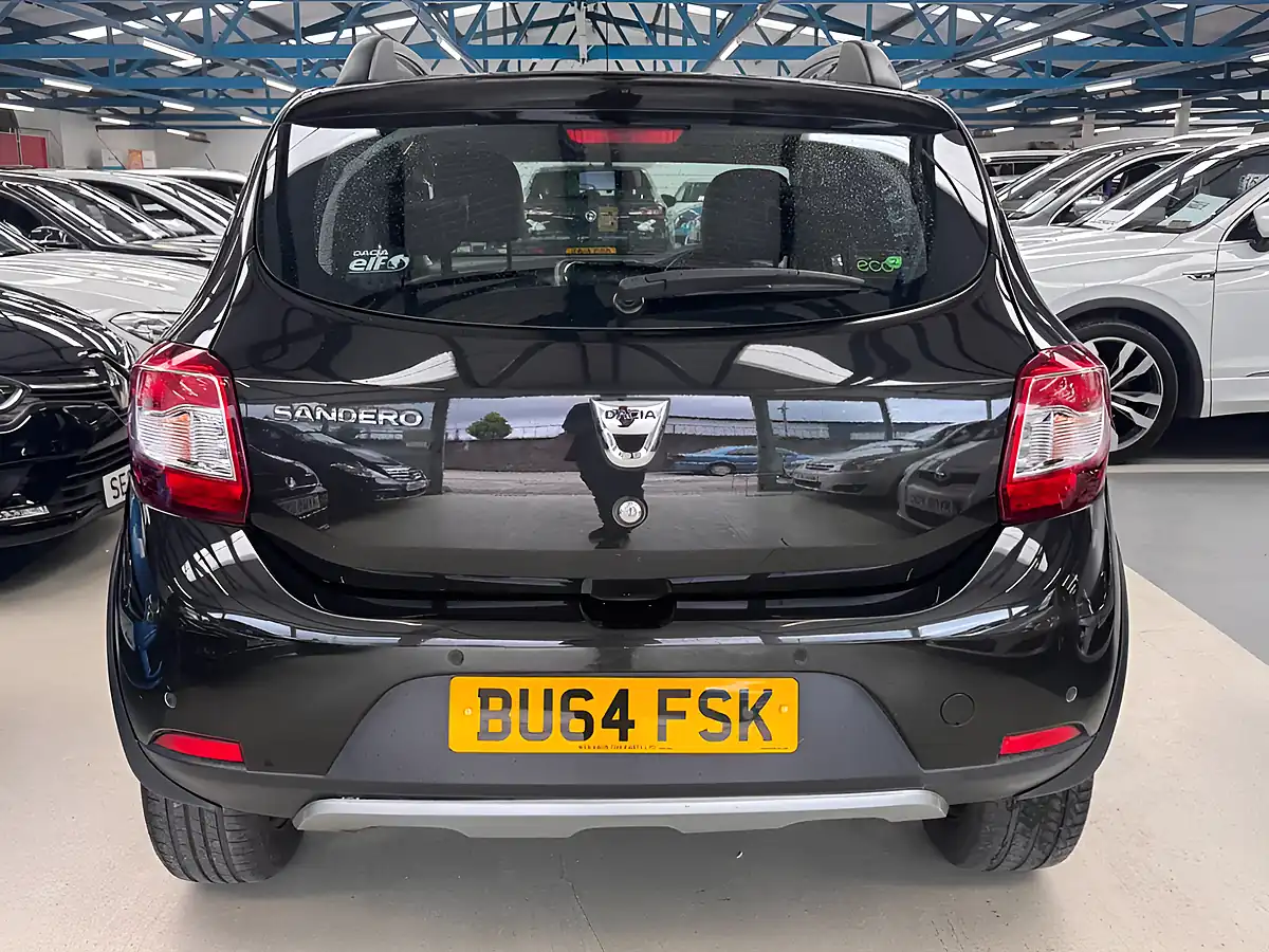 Used 2014 Dacia Sandero Stepway Laureate Black - Interior and Exterior details 9