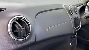 Used 2014 Dacia Sandero Stepway Laureate Blue - Interior and Exterior details 15