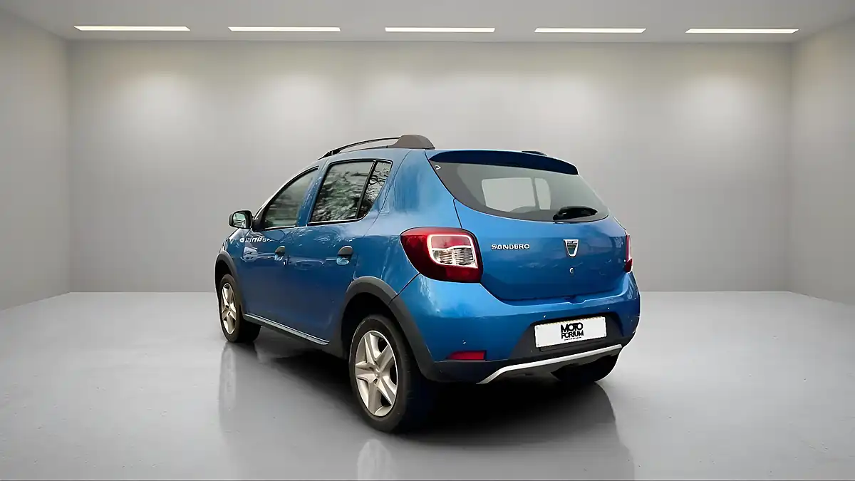 Used 2014 Dacia Sandero Stepway Laureate Blue - Interior and Exterior details 20