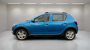 Used 2014 Dacia Sandero Stepway Laureate Blue - Interior and Exterior details 4