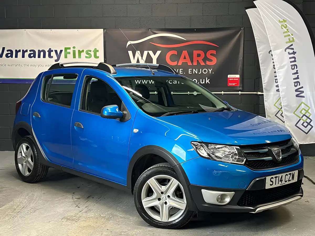 Used 2014 Dacia Sandero Stepway Laureate Blue - Front View