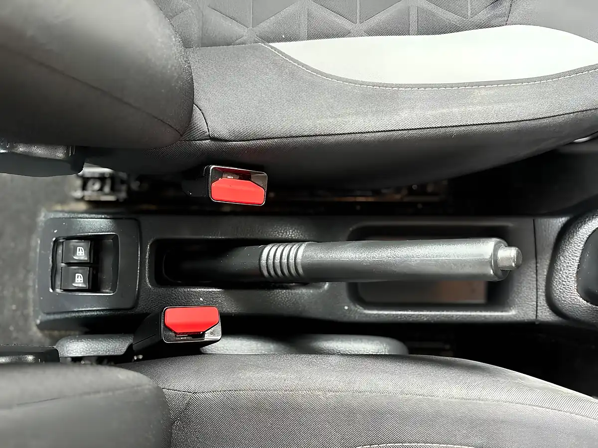 Used 2014 Dacia Sandero Stepway Laureate Blue - Interior and Exterior details 10